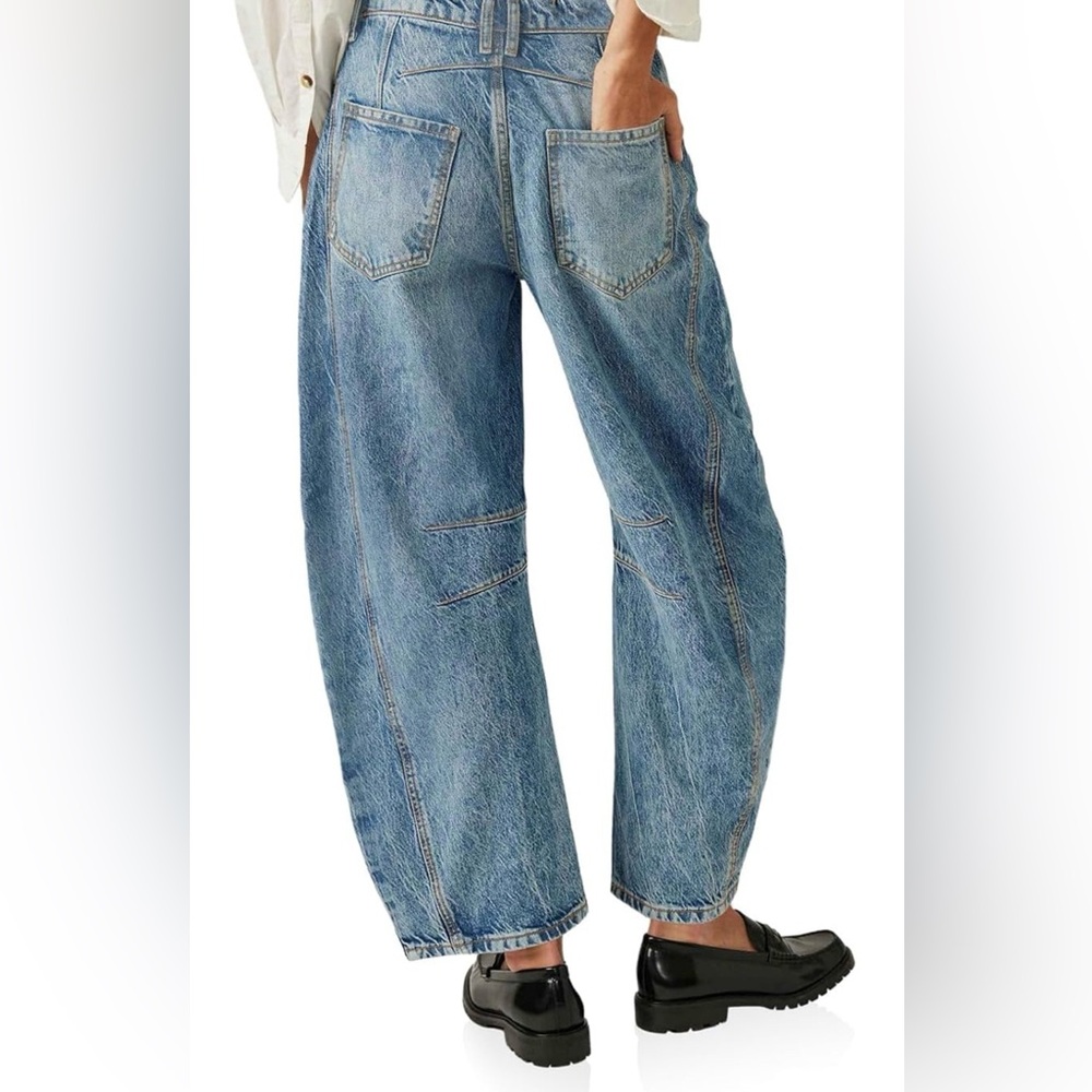 Women's Barrel Jeans - Picture 2 of 4